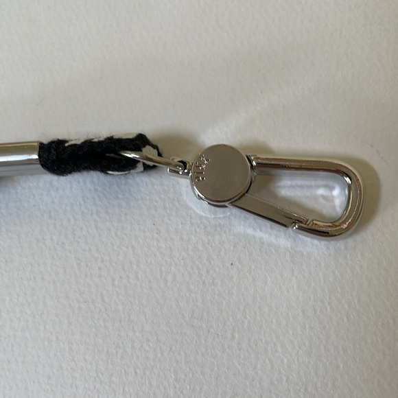 PINK VICTORIA’S SECRET LANYARD - Picture 2 of 6